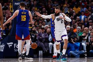 掘金主帅谈瓦兰：组织中锋 他有着和约基奇类似的技能包