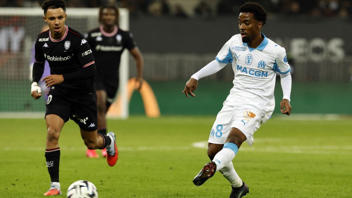 记者：狼队有意引进马赛中场安热尔-戈梅斯